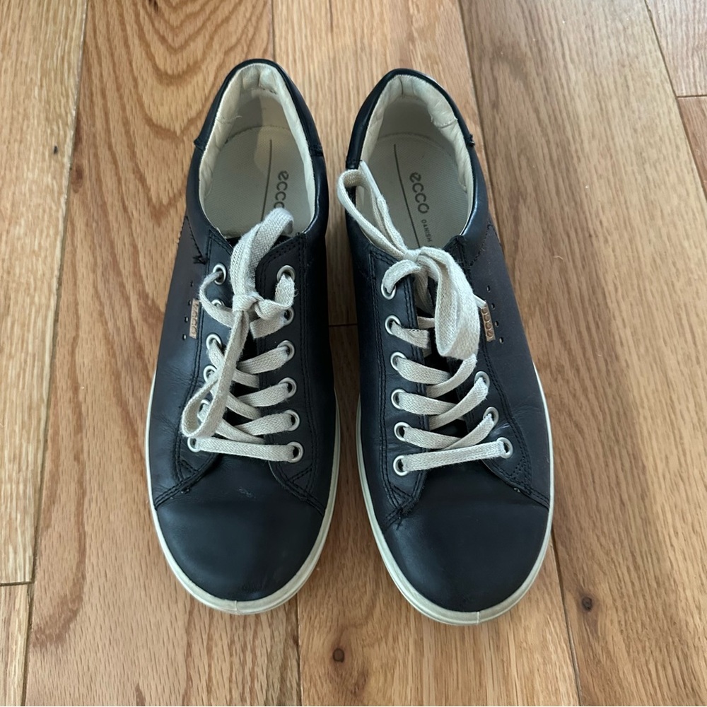 Ecco women’s shoes blue 7.5 (38)
